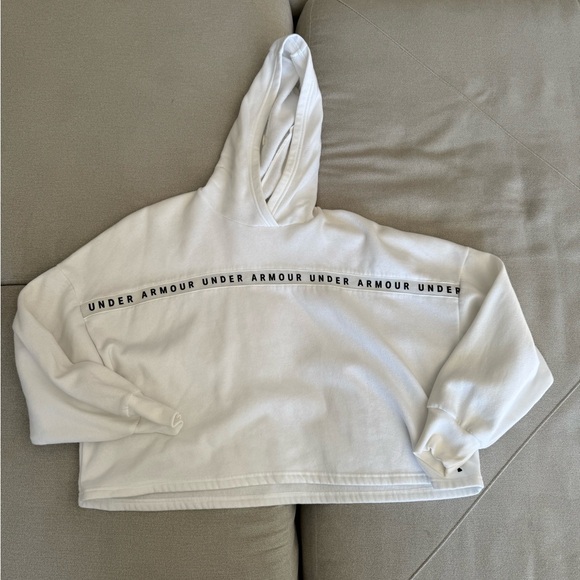 Under Armour Blue Patterned WorkOut Outfit and White Sweatshirt - Picture 14 of 16